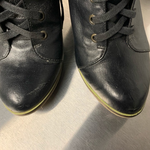 Black wedge lace up bootie - Picture 4 of 5